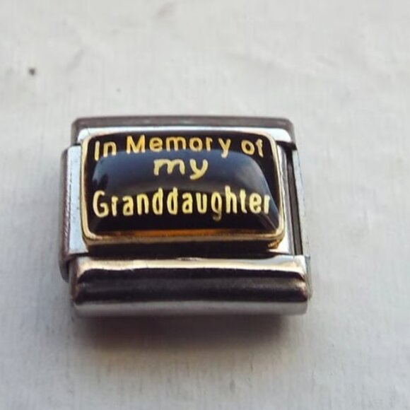 In Memory of my Granddaughter enamel 9mm stainless steel Italian charm link new - Picture 1 of 2